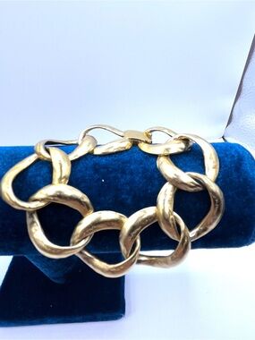 Vintage Gold Tone  Chunky Chain  Link Bracelet Signed TAT